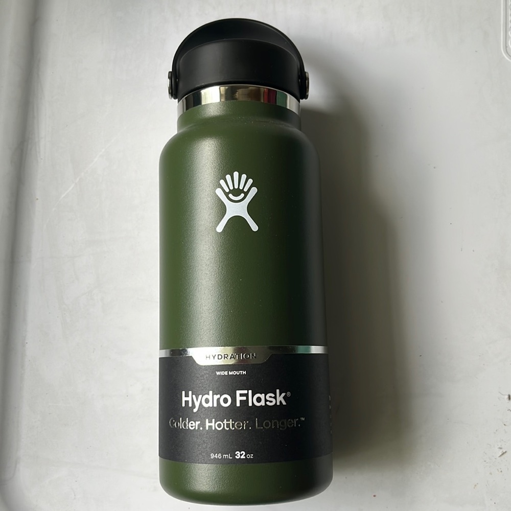 NWT Hydro Flask 32 oz Wide Mouth in Olive